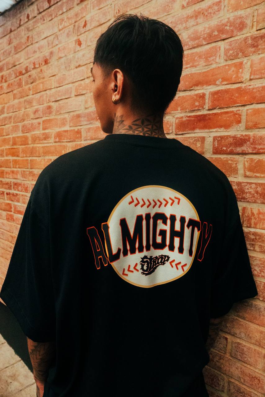 STRAP ALMIGHTY TEE BLACK