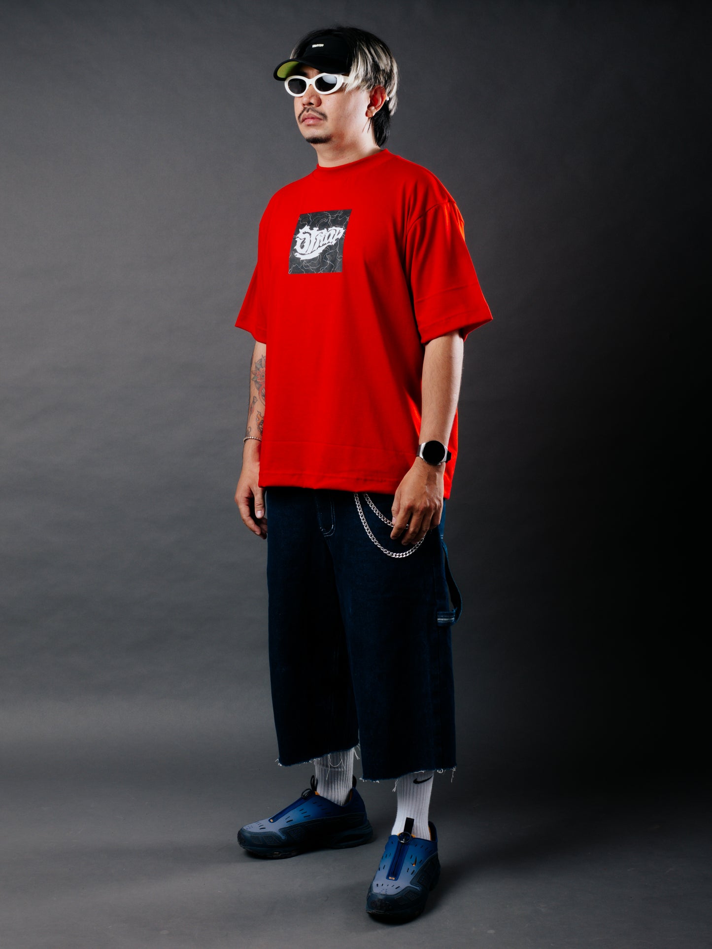 STRAP BOX LOGO TEE RED