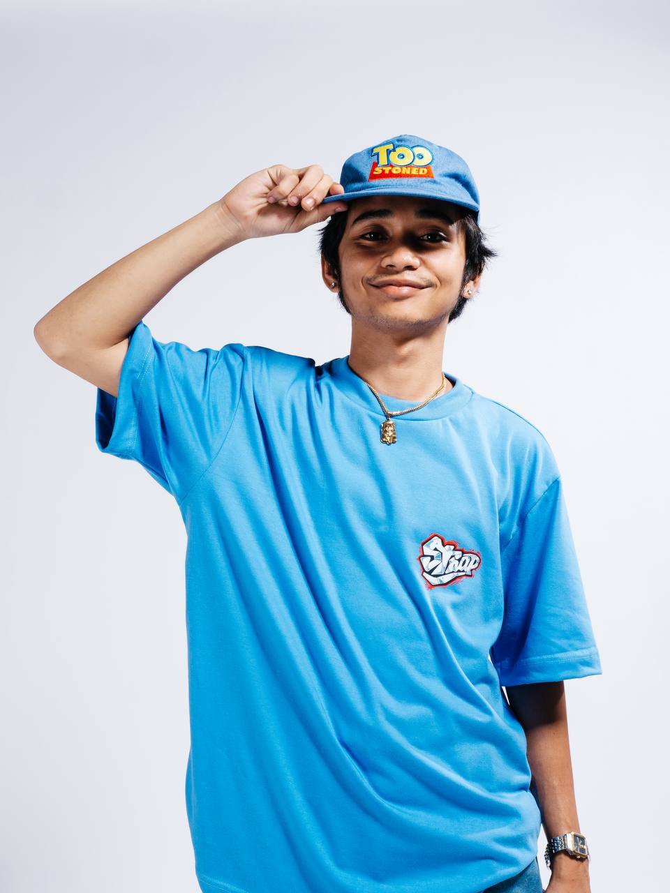 STRAP METAL FACE LOGO TEE SKY BLUE