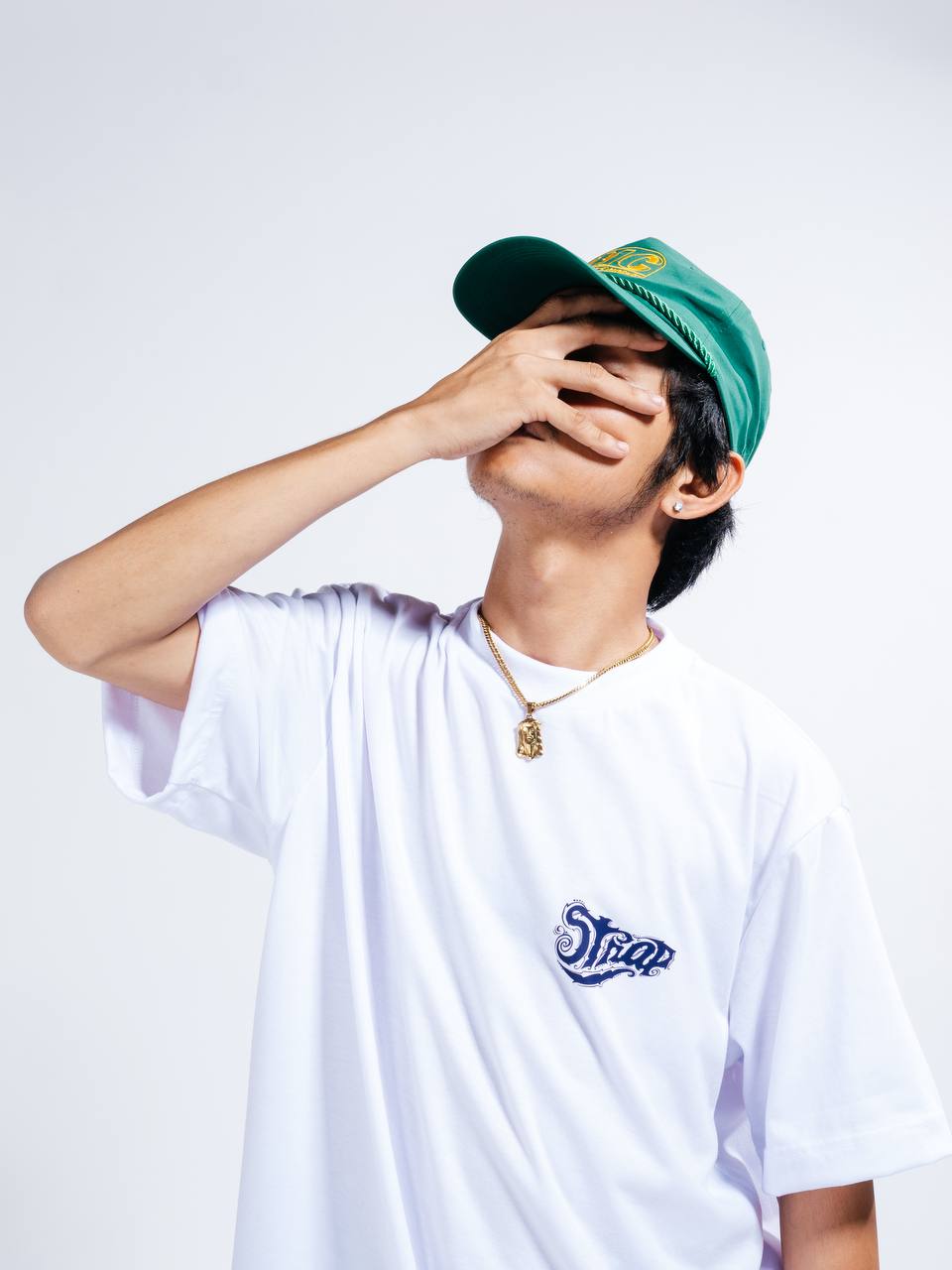 STRAP KEYNOTE LOGO TEE WHITE