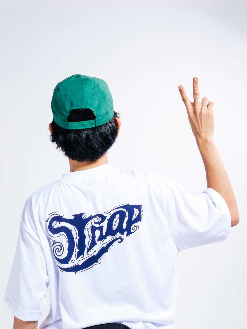 STRAP KEYNOTE LOGO TEE WHITE