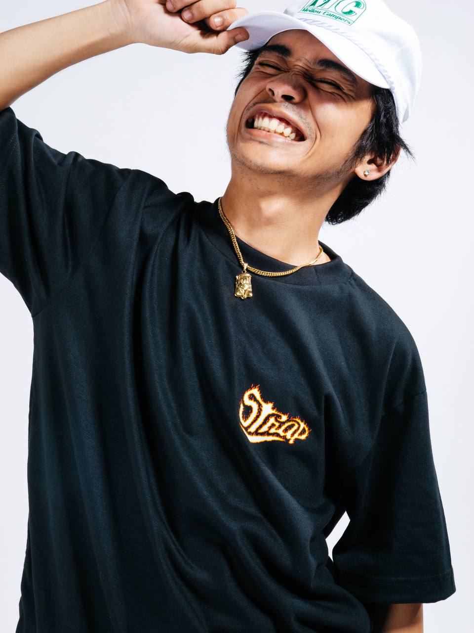 STRAP FLAME LOGO TEE BLACK