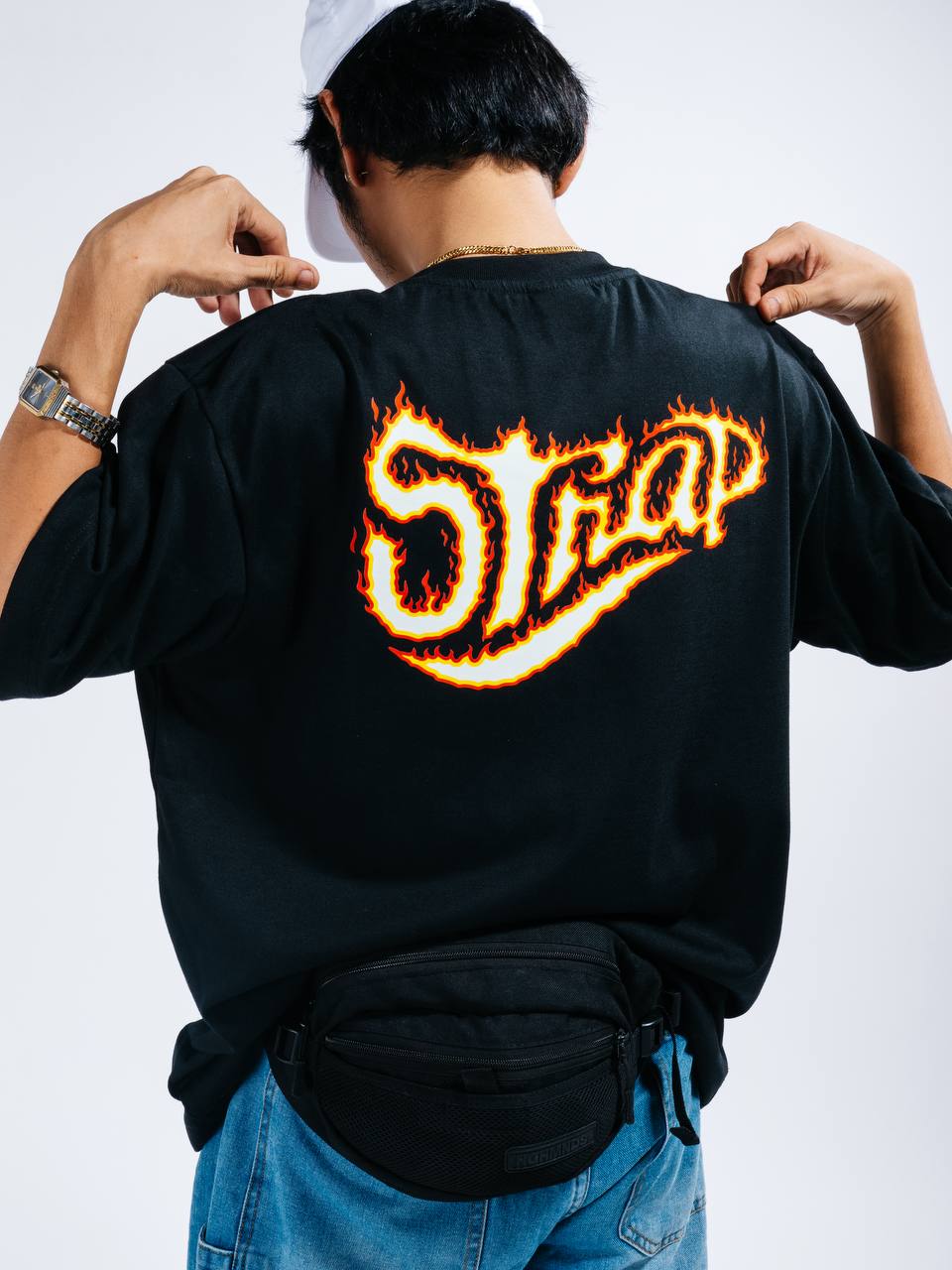 STRAP FLAME LOGO TEE BLACK