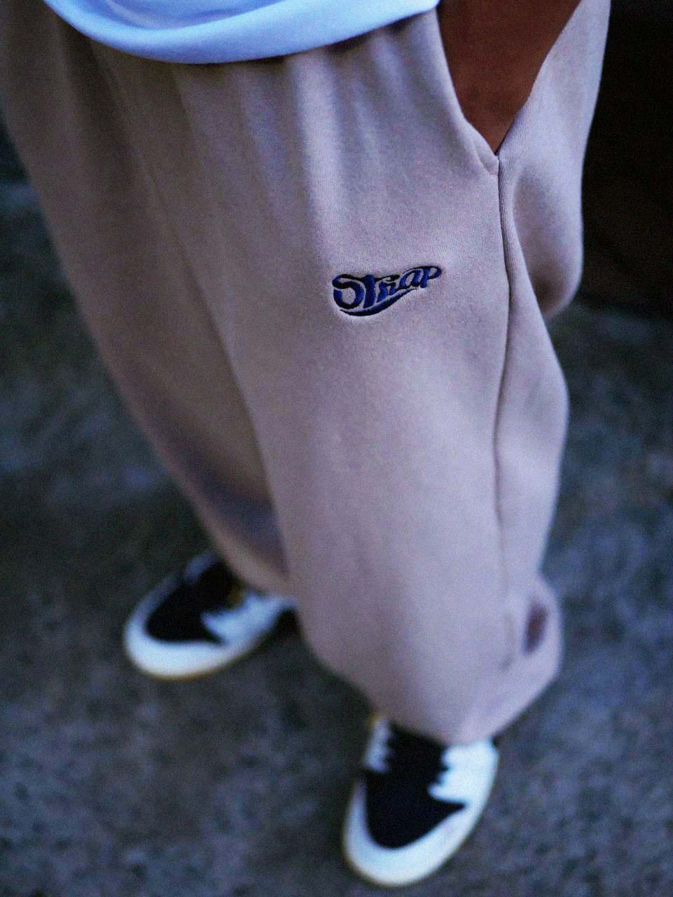 STRAP LOGO SWEAT PANT BEIGE